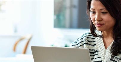 woman-looking-at-laptop